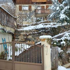 PLEIN SOLEIL appartement avec GARAGE pour SKI TROIS VALLEES et CURE THERMALE