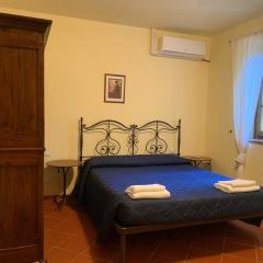 One bedroom appartement with shared pool enclosed garden and wifi at Montecarlo