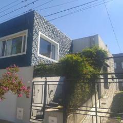 Hermosa casa con patio, parrilla y garage cerrado