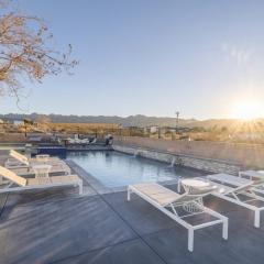 Stunning Desert Villa with Pool, Spa, Game Room And 360 degree View