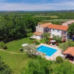 Holiday Home Tommy by Interhome