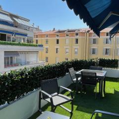 Reine Marie :Top floor Carré d'or avec accès direct à la mer