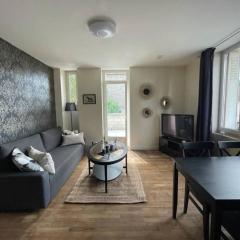 Logement à Brive avec terrasse et climatisation près du centre-ville et de la gare - Fibre internet et stationnements gratuits