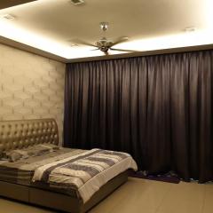 13A-Mount Austin Palazio Studio