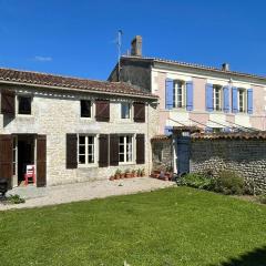 3 Bed Gite with private pool & garden in Nantille