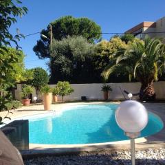 Villa de 2 chambres avec vue sur la mer piscine privee et jardin clos a Le Cannet