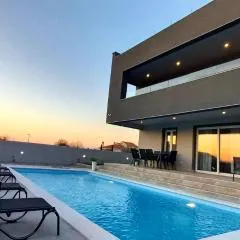 Villa Tia with heated pool & jacuzzi