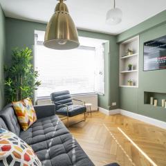 Luxury Townhouse 2BR Belfast's Best Area