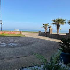 Sea View Suite, with Parking, On Tankerton Beachfront, Whitstable
