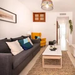 Lovely cozy 2-bedroom residential home with patio