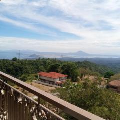 Splendido Tagaytay Taal Lake View Free Parking Netflix No Free Pool No Pet