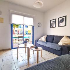 Maria's Holiday House - Communal Pool