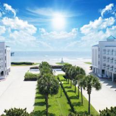 Casa Del Mar Beachfront Suites
