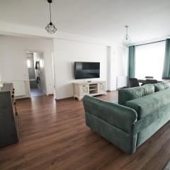 FLH - Modern 3 APT Near Old Town - 15 Min Walk