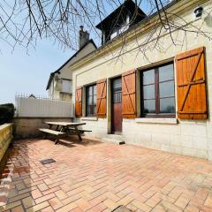 Beautiful house with a garden on a hill near Amboise