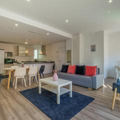 Modern, Stylish & Comfortable Apartment