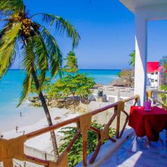 Room Ally at the beach for 2 - 3 guests