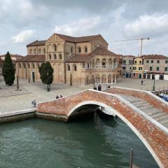 DUOMO Murano Apartment with Canal view