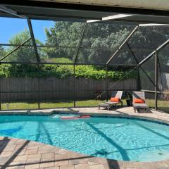 3 bedrooms house with private, heated pool 8 miles to Siesta Key Beach,
