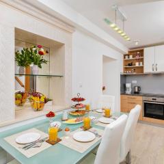 Domino Holiday Home