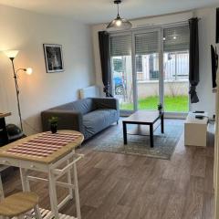 Appartement F2 de haut standing en hypercentre avec jardin privé à 270 m de la Gare de MANTES !