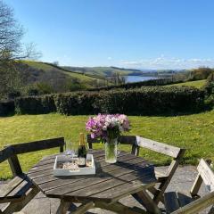 Blackness Barn - Spacious Family Home with River Views,