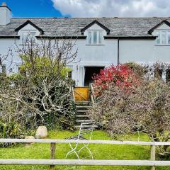 Damson Cottage - Peaceful location, charming communal orchard & private patio garden