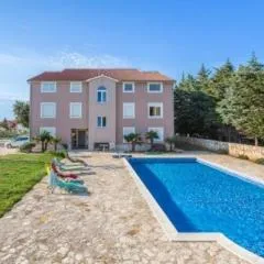 Pool Medulin House