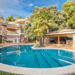 6 Bedroom Gorgeous Home In Matadepera