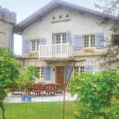 Lovely Home In Charritte De Bas With Wifi