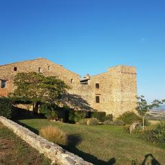 Castello Montelagello 5 posti letto.