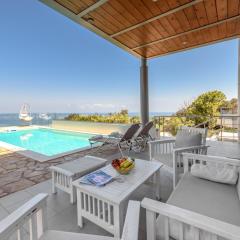 Villa Serenity - With Private Heated Pool