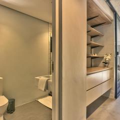 Secure, Fast Wifi, ideal for the Solo traveller!