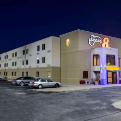 Super 8 by Wyndham Wichita North