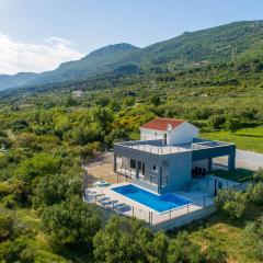 Nice Home In Kastel Kambelovac