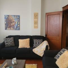Stylish apt in West Humbolt Park 5mi from Downtown