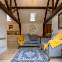 Pass the Keys Secluded 2 bedroom cottage in scenic Aston Magna