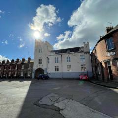 Chester Stays - Lovely apartment in the heart of Chester with free parking