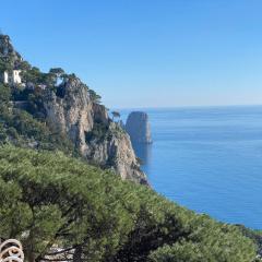 Regina di Capri - Suite vista Faraglioni