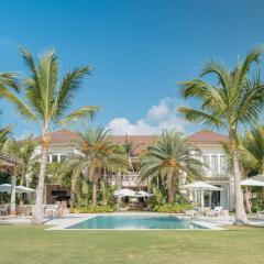 Unique lake-front 10-bedroom mansion in most luxurious resort of the caribbean