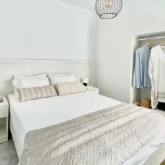 Sunny Apt at Regina Apartments