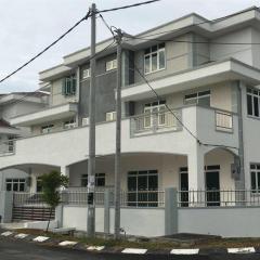 20Pax 3-Storey SemiD 5Room&5Bathroom Sweet Dream Home Sitiawan