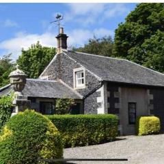 Cozy Cottage. Close to beach & woodland walks