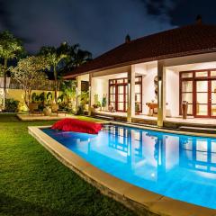 CASA BEGJA I Tranquil 2BR Villa w Private Pool in Mertanadi