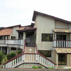 Maison de 4 chambres a Grand Popo a 10 m de la plage avec vue sur la mer piscine partagee et jardin clos