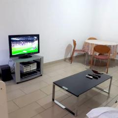 One bedroom appartement with balcony and wifi at Douala