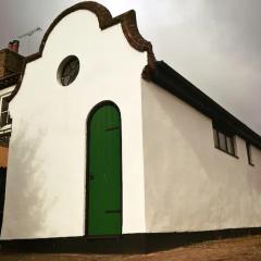 Old Fire Station - quaint and quirky little home