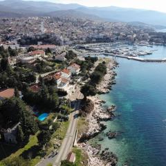 Novi Escape 1 Beachfront with balcony