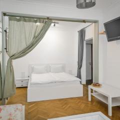 Floral Studio Retreat in Sofia City Center by Flat Mаnager