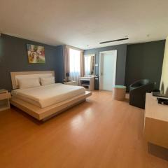 Blanco Apartment Hotel